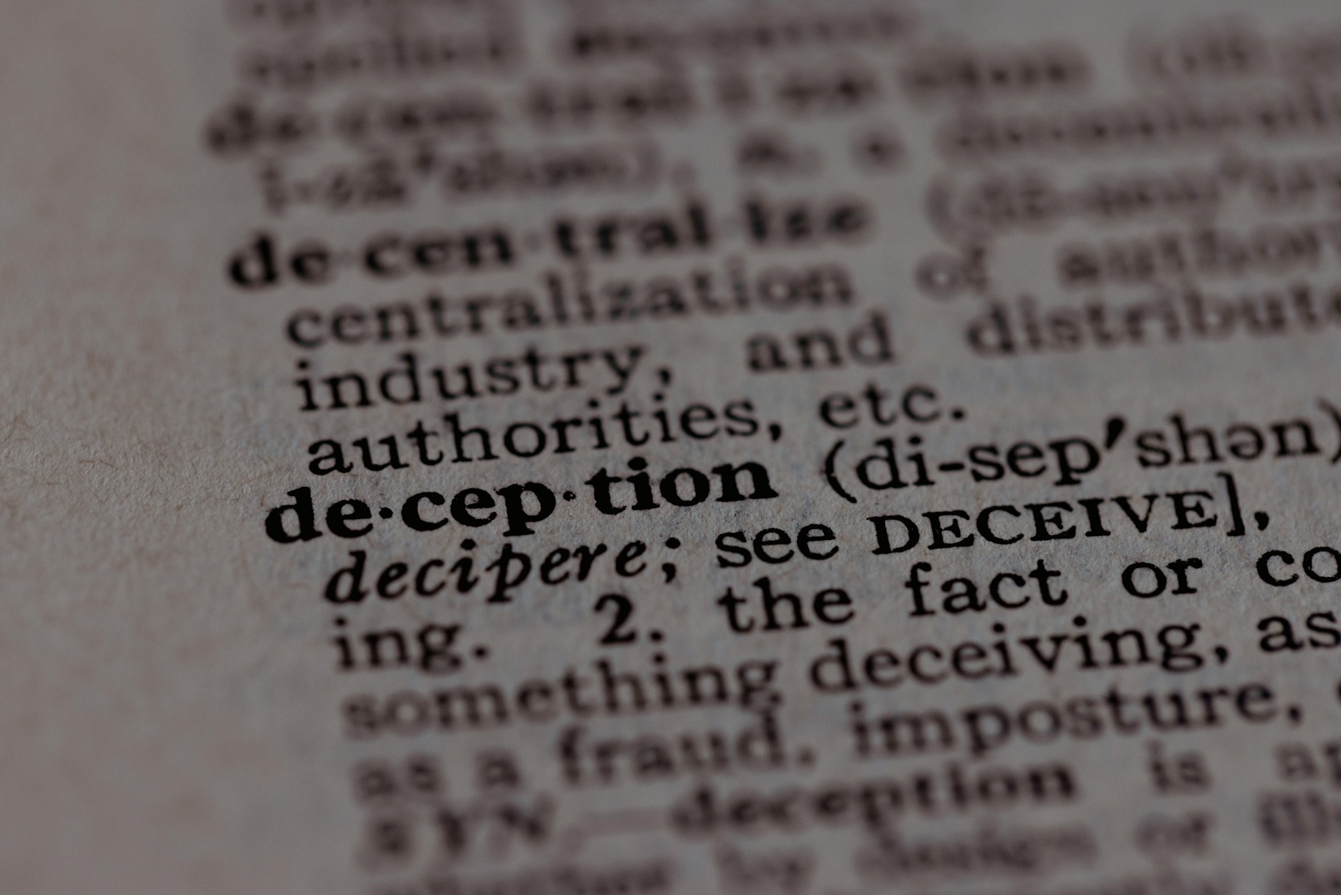 Dictionary image for deception (Mick Haupt)